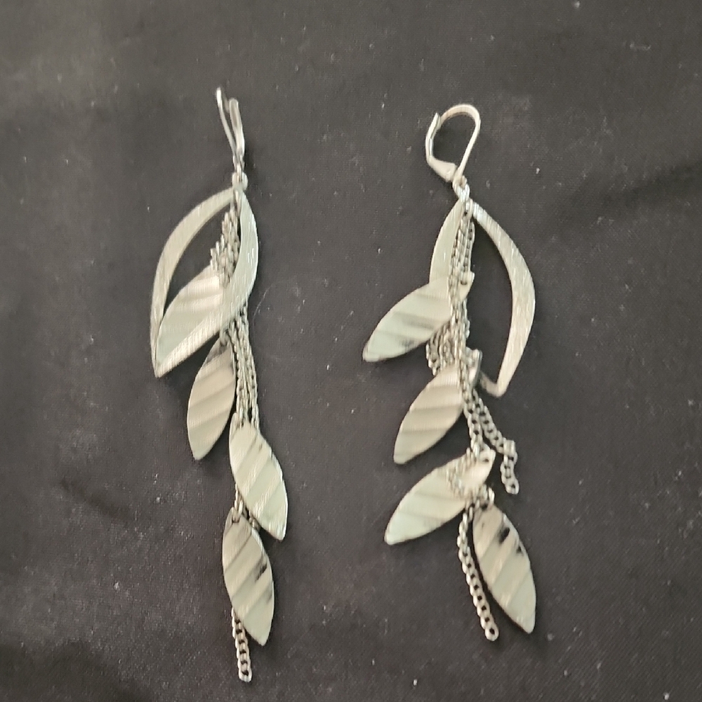 Elegant Silver Leaf Dangle Earrings